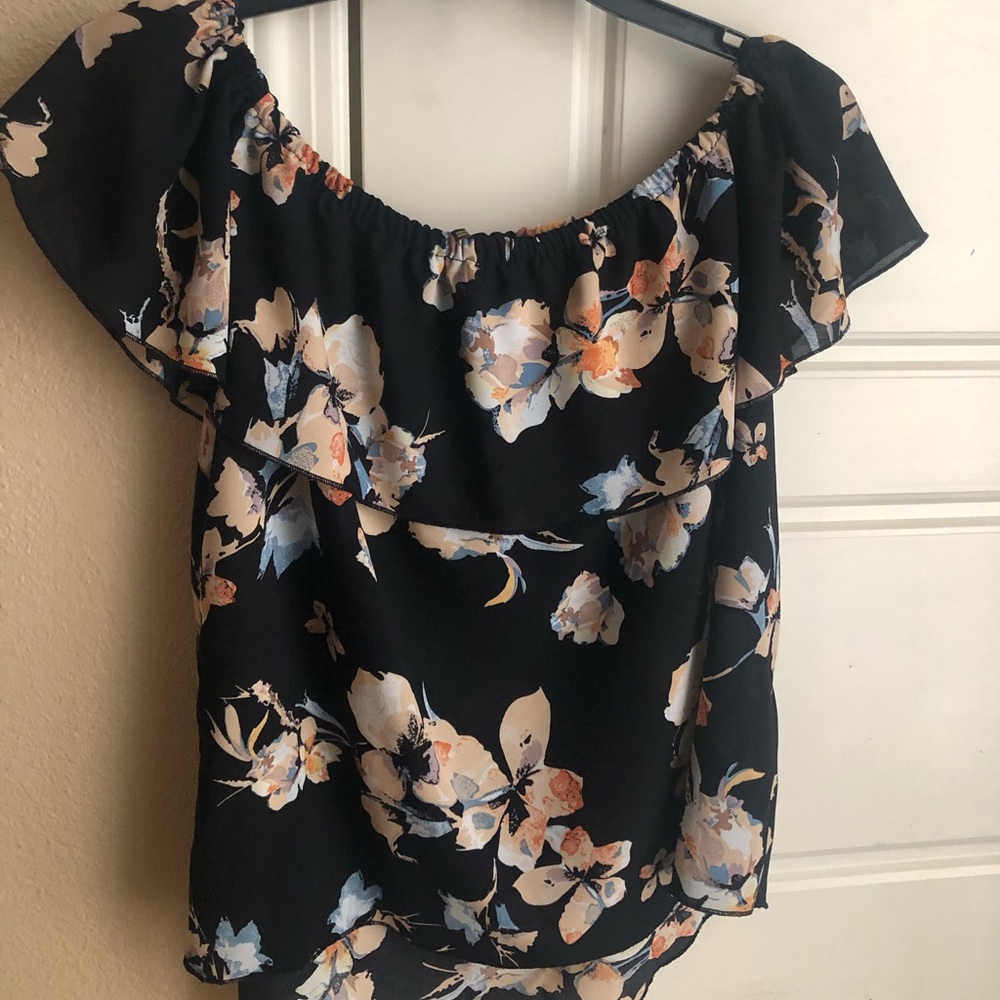Open shoulder top